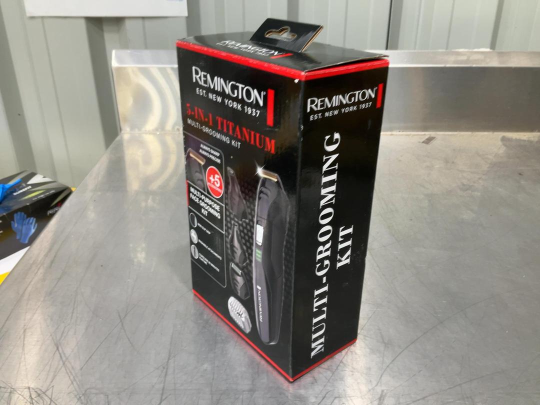 Photo '2' of Remington 5-in-1 Grooming Kit Photo '2' of Remington 5-in-1 Grooming Kit