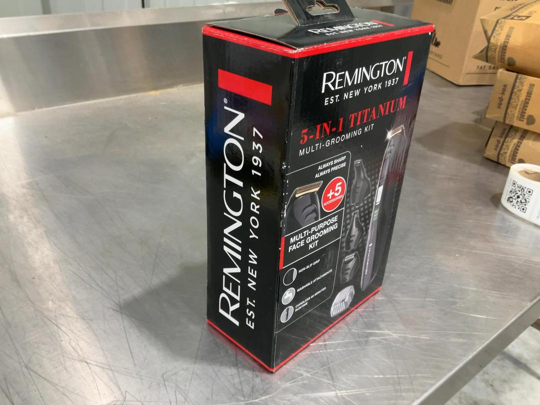 Photo '2' of Remington 5-in-1 Grooming Kit Photo '2' of Remington 5-in-1 Grooming Kit