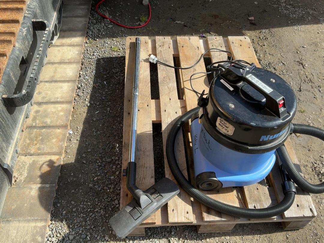 Photo '3' of Numatic NVQ400 Industrial Vacuum Cleaner Photo '3' of Numatic NVQ400 Industrial Vacuum Cleaner