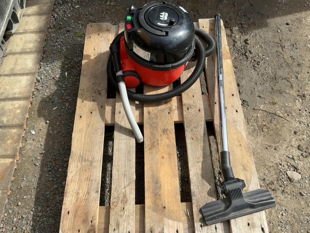 Photo '2' of Numatic HVR200 - 11 Industrial Vacuum Cleaner Photo '2' of Numatic HVR200 - 11 Industrial Vacuum Cleaner