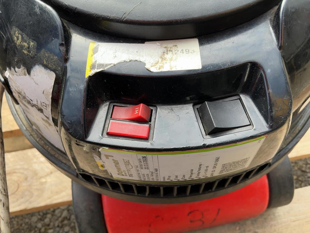 Photo '5' of Numatic HVR200A Industrial Vacuum Cleaner Photo '5' of Numatic HVR200A Industrial Vacuum Cleaner