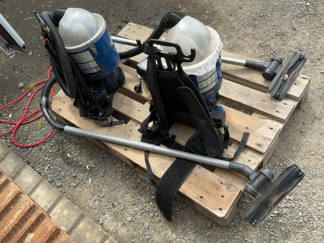 Photo '6' of 2x Pacvac Superpro Battery 700 Backpack Vacuum Cleaners Photo '6' of 2x Pacvac Superpro Battery 700 Backpack Vacuum Cleaners