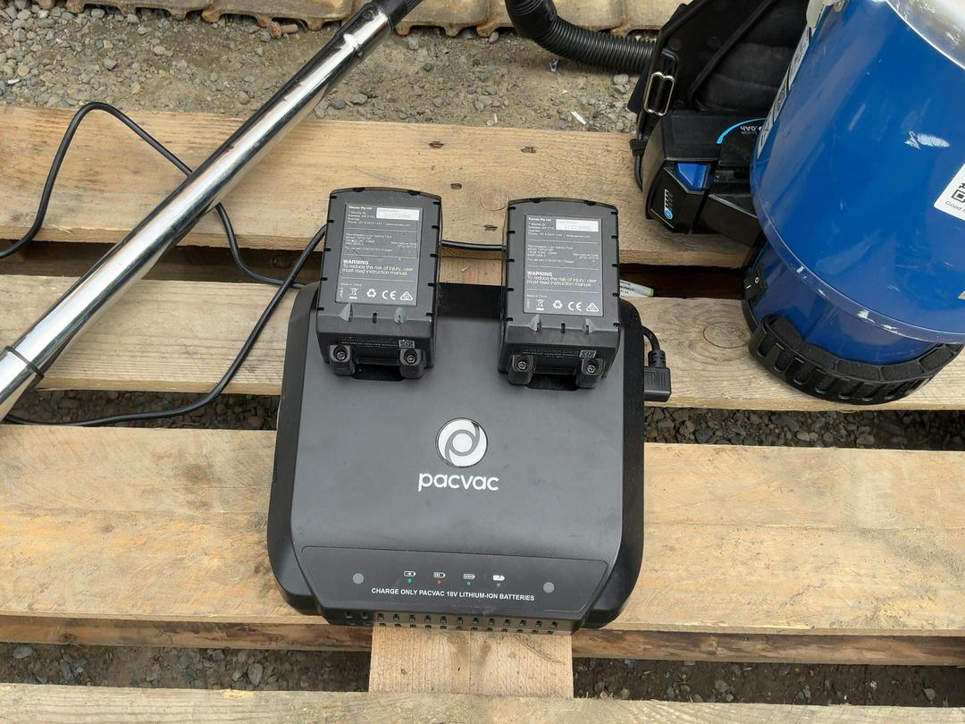 Photo '2' of Pacvac Superpro Battery 700 Backpack Vacuum Cleaner Photo '2' of Pacvac Superpro Battery 700 Backpack Vacuum Cleaner