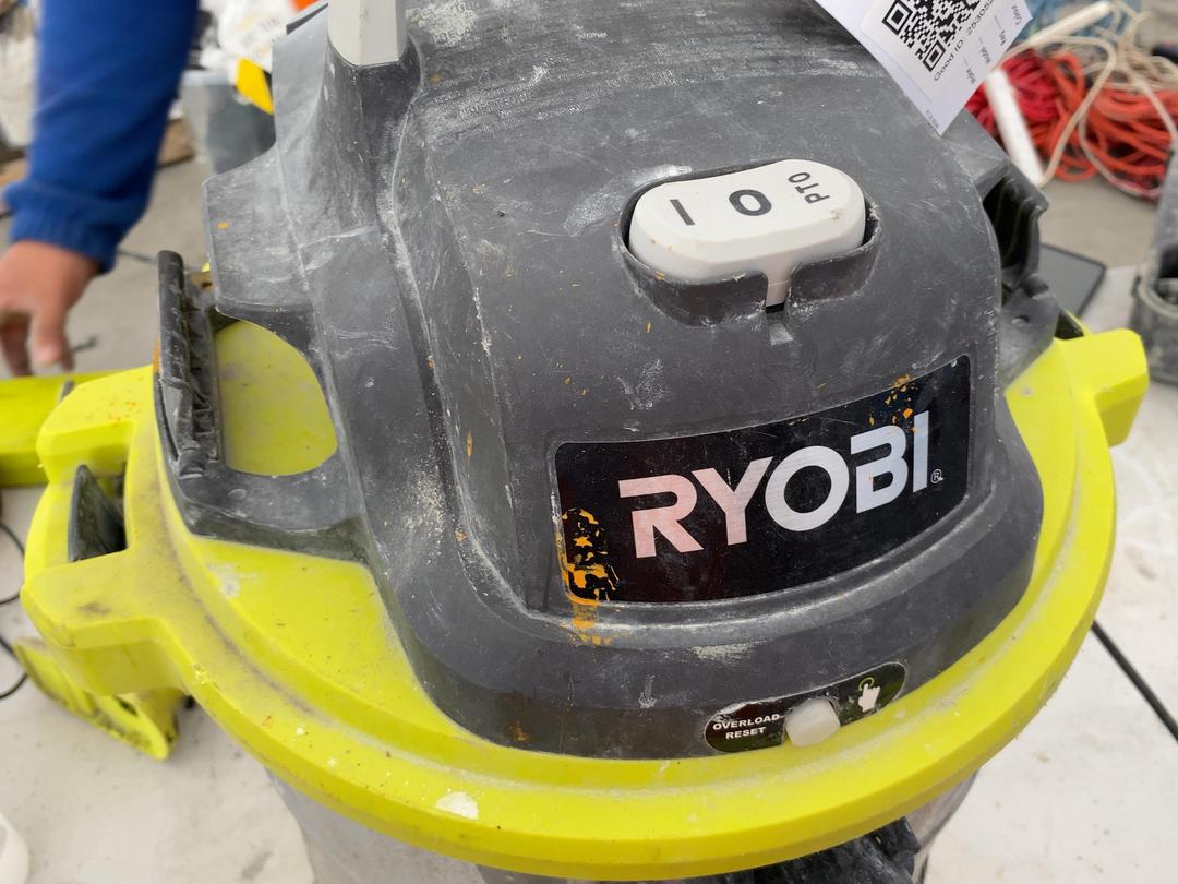 Photo '2' of Ryobi Vaccuum Photo '2' of Ryobi Vaccuum