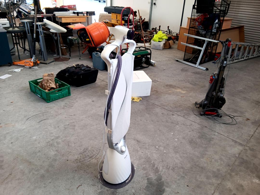 Photo '2' of Philips ComfortTouch Steamer