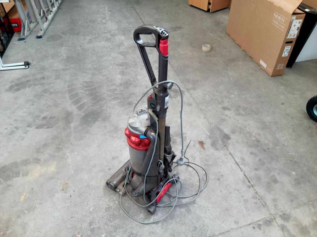 Photo '3' of Dyson Vacuum Cleaner
