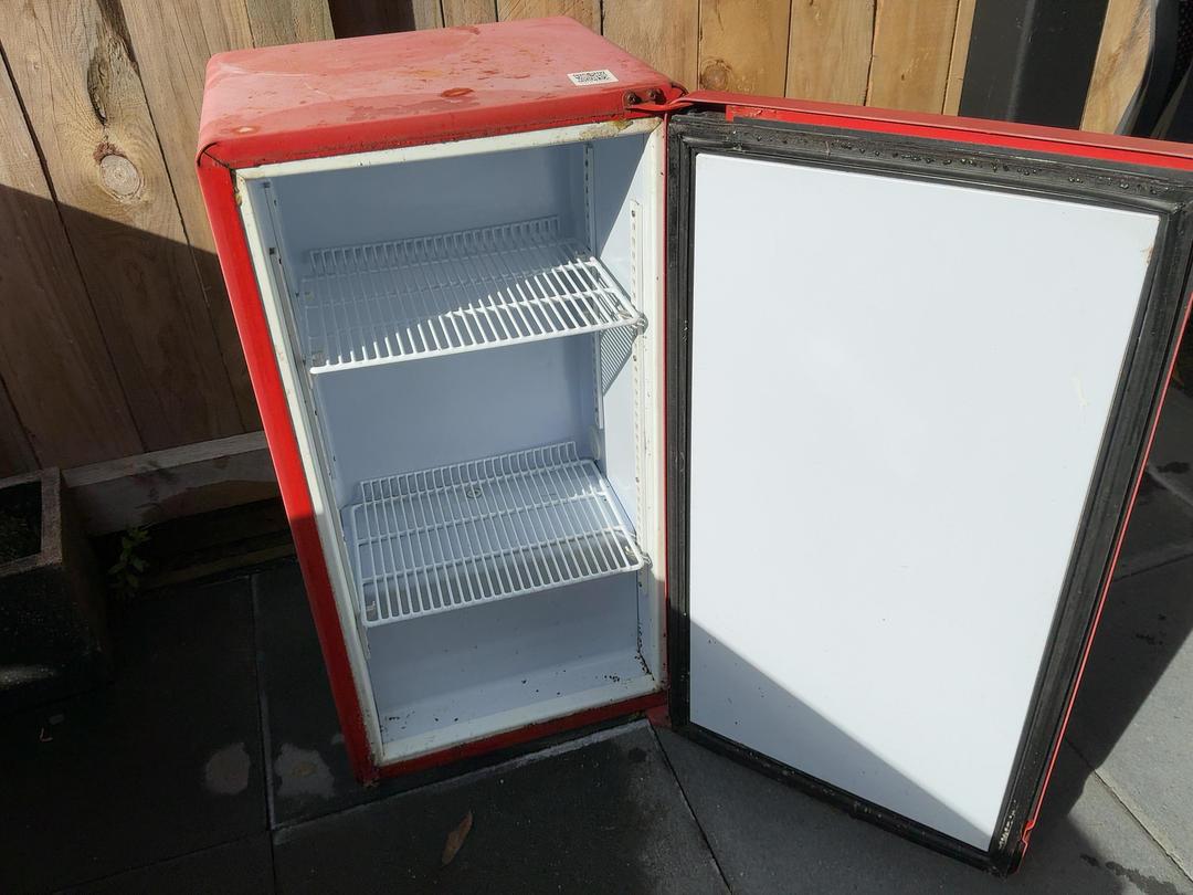 Photo '4' of Southern Comfort Fridge (Non runner)