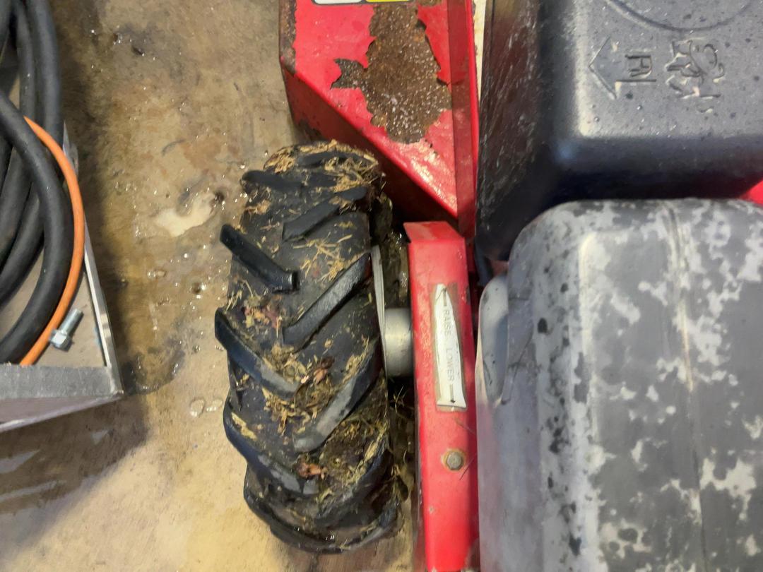 Photo '14' of Stevens MK III lawnmower Photo '14' of Stevens MK III lawnmower
