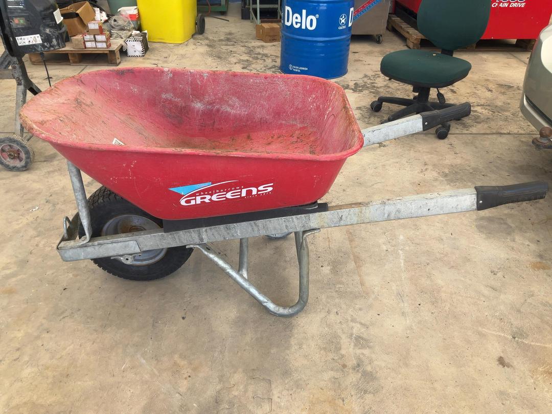 Photo '3' of Green Loadmaster Wheelbarrow 110L