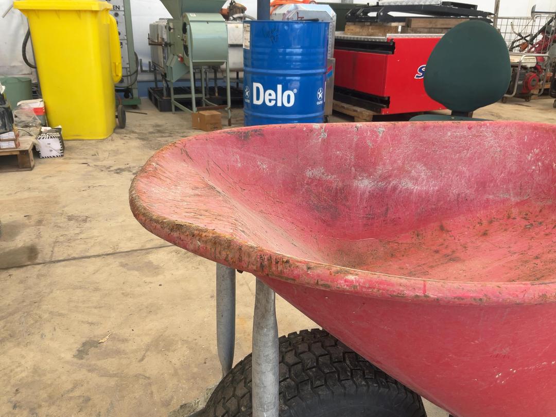 Photo '5' of Green Loadmaster Wheelbarrow 110L