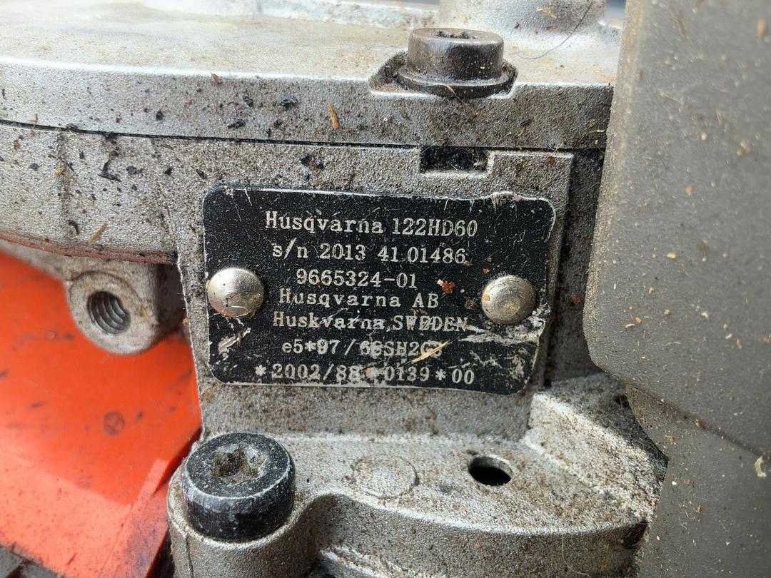 Photo '5' of Husqvarna 122HD60 Hedge Trimmer Photo '5' of Husqvarna 122HD60 Hedge Trimmer