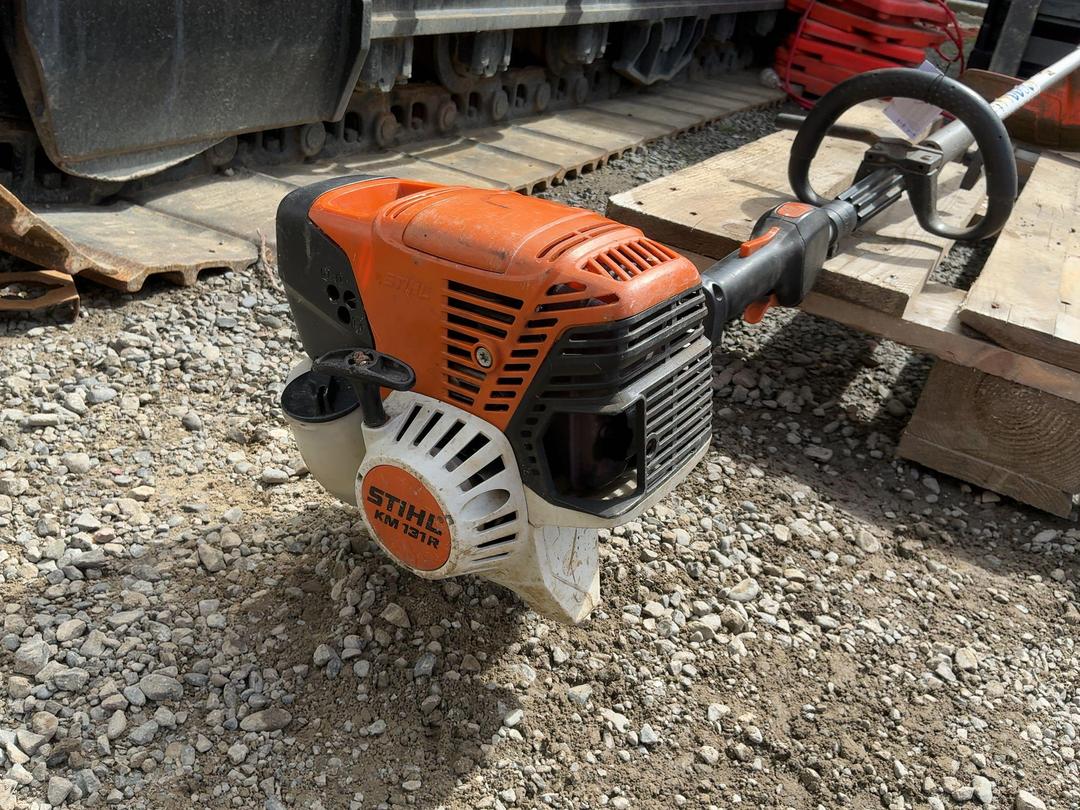 Photo '3' of Stihl KM 131R Line Trimmer