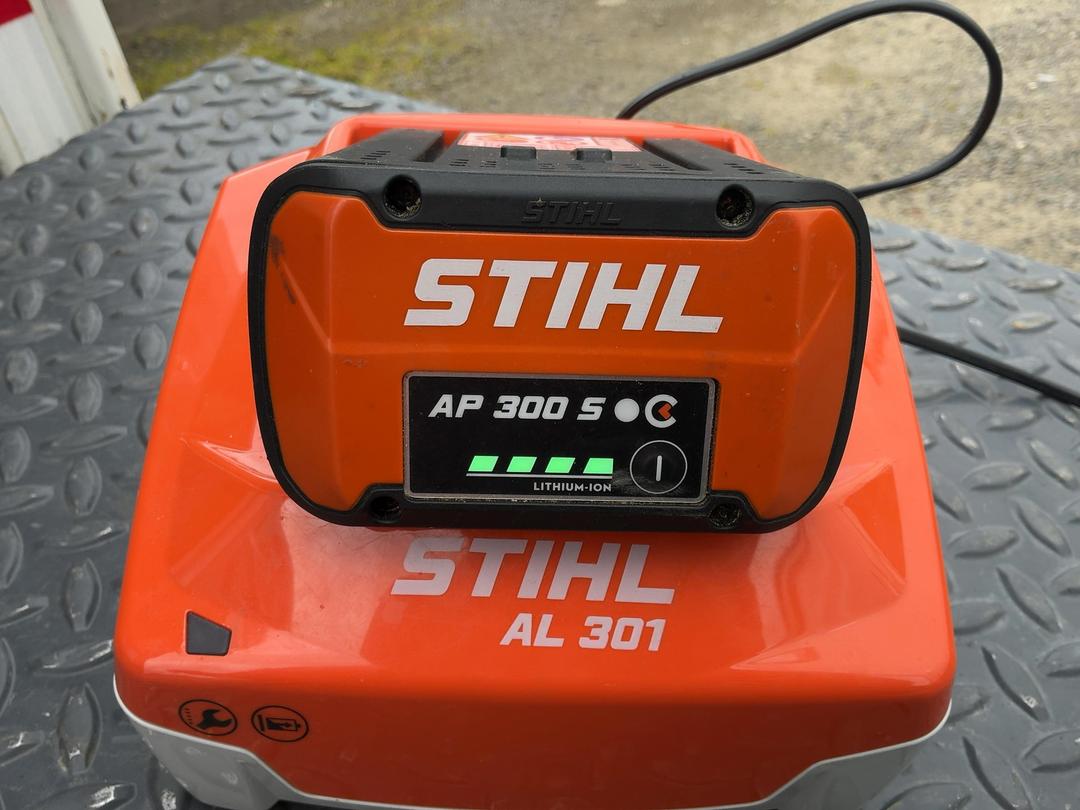 Photo '7' of Stihl HSA 100 Hedge Trimmer
