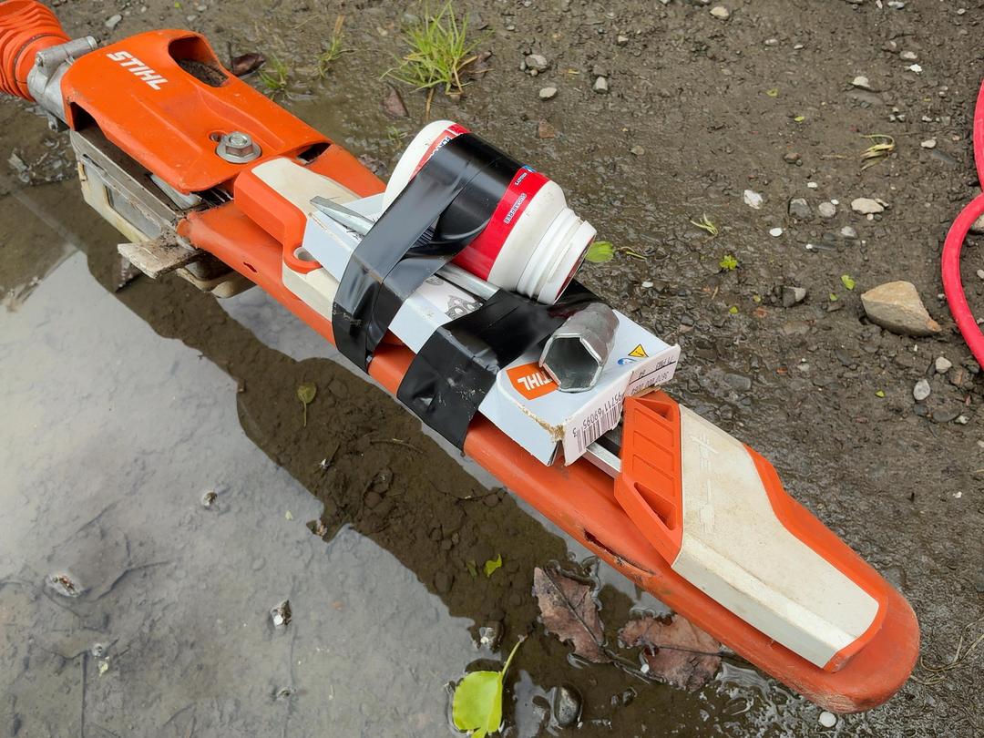 Photo '3' of Stihl HT 135 Pole Chainsaw Photo '3' of Stihl HT 135 Pole Chainsaw