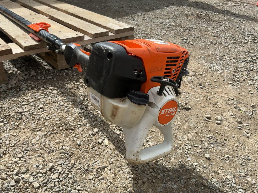 Photo '4' of Stihl HT 135 Pole Chainsaw Photo '4' of Stihl HT 135 Pole Chainsaw