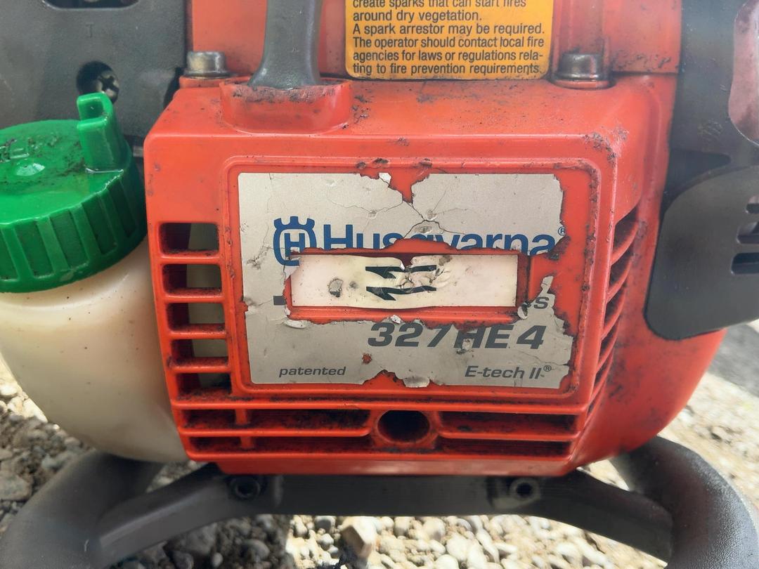 Photo '6' of Husqvarna 327 HE4 Pole Hedge Trimmer Photo '6' of Husqvarna 327 HE4 Pole Hedge Trimmer