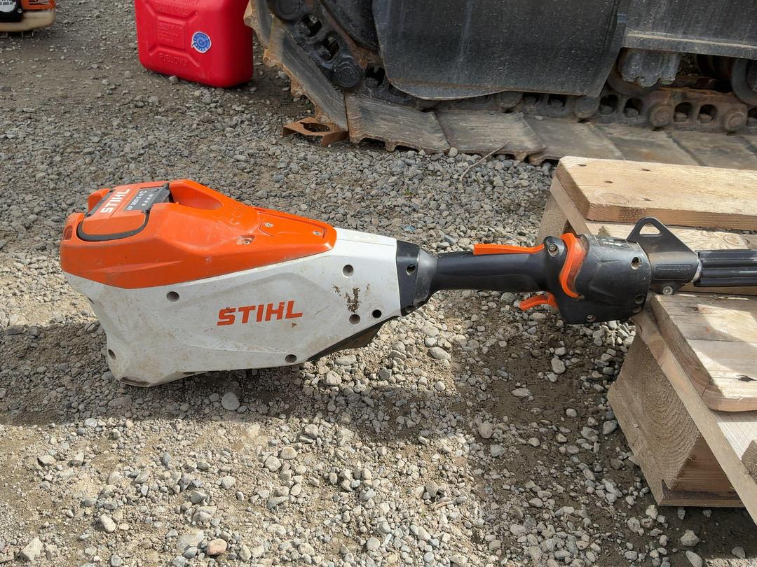 Photo '4' of Stihl FSA 135R Line Trimmer