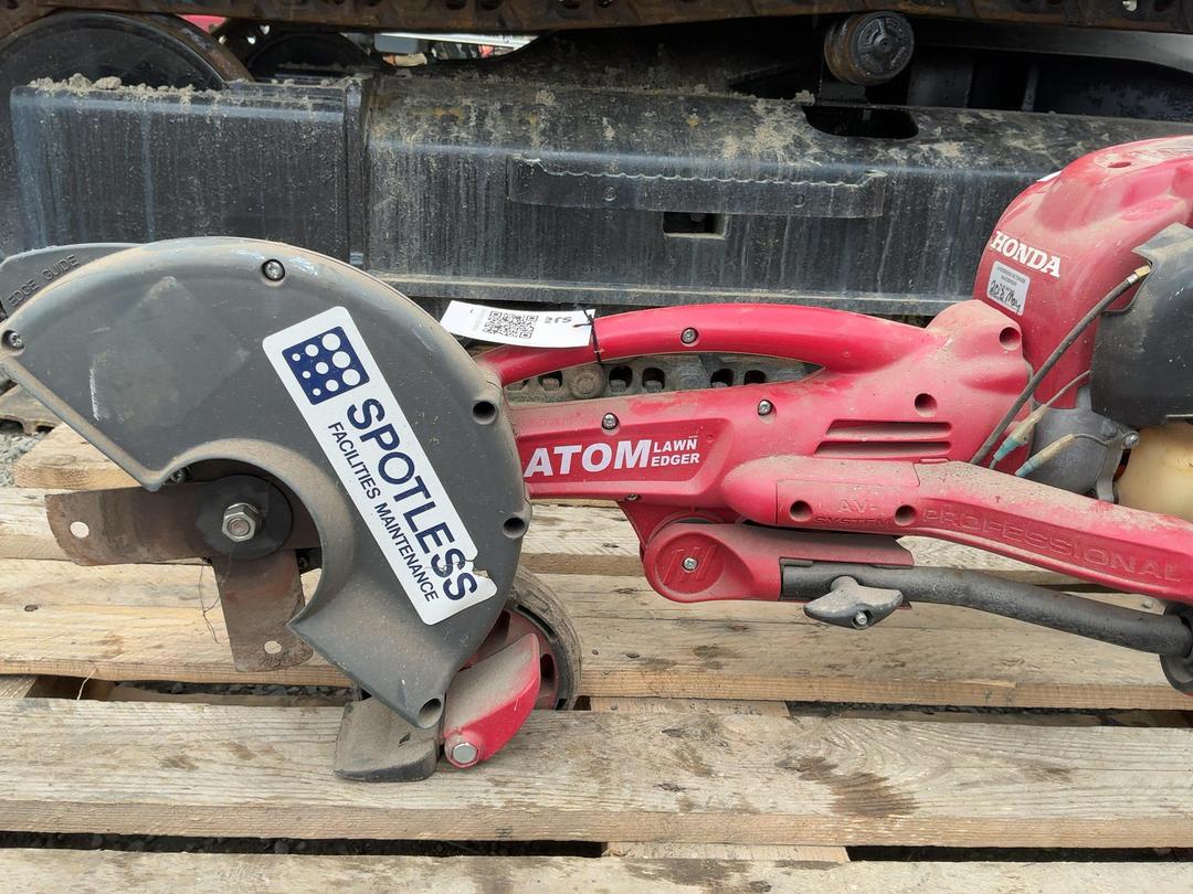 Photo '2' of Atom Lawn Edger Photo '2' of Atom Lawn Edger