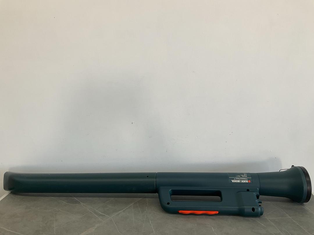 Photo '7' of Black and Decker Cordless Broom VP4300 - Skin Only Photo '7' of Black and Decker Cordless Broom VP4300 - Skin Only