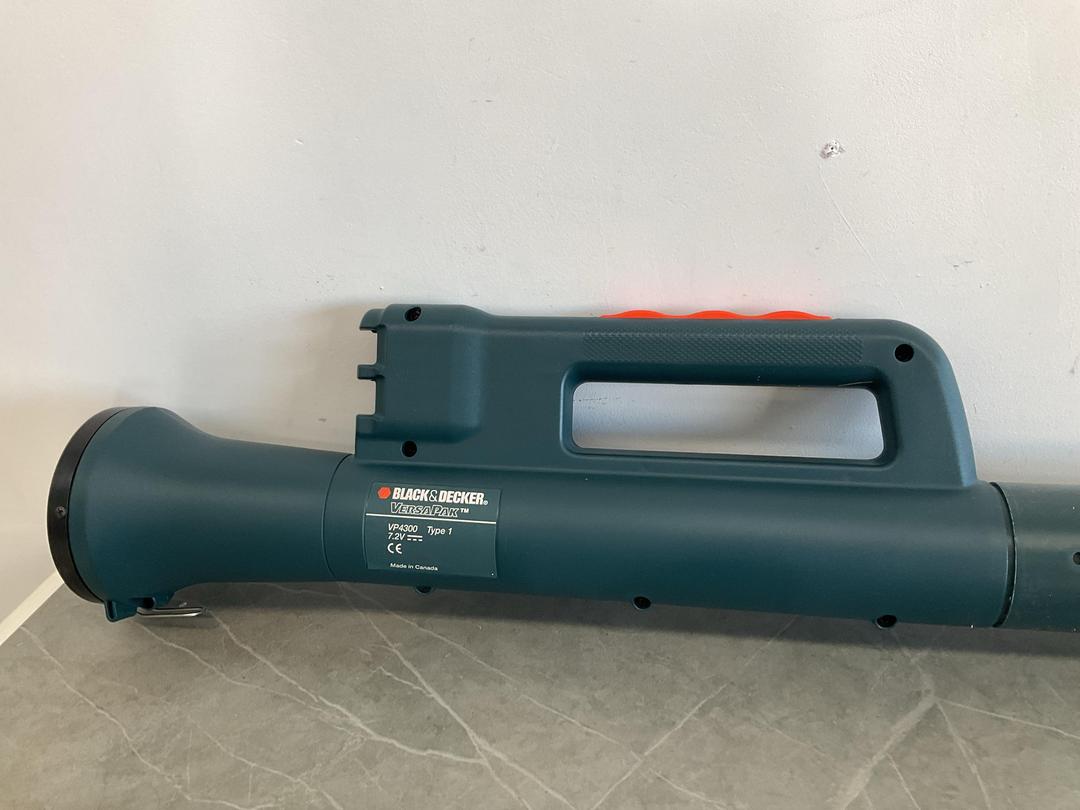 Photo '9' of Black and Decker Cordless Broom VP4300 - Skin Only Photo '9' of Black and Decker Cordless Broom VP4300 - Skin Only