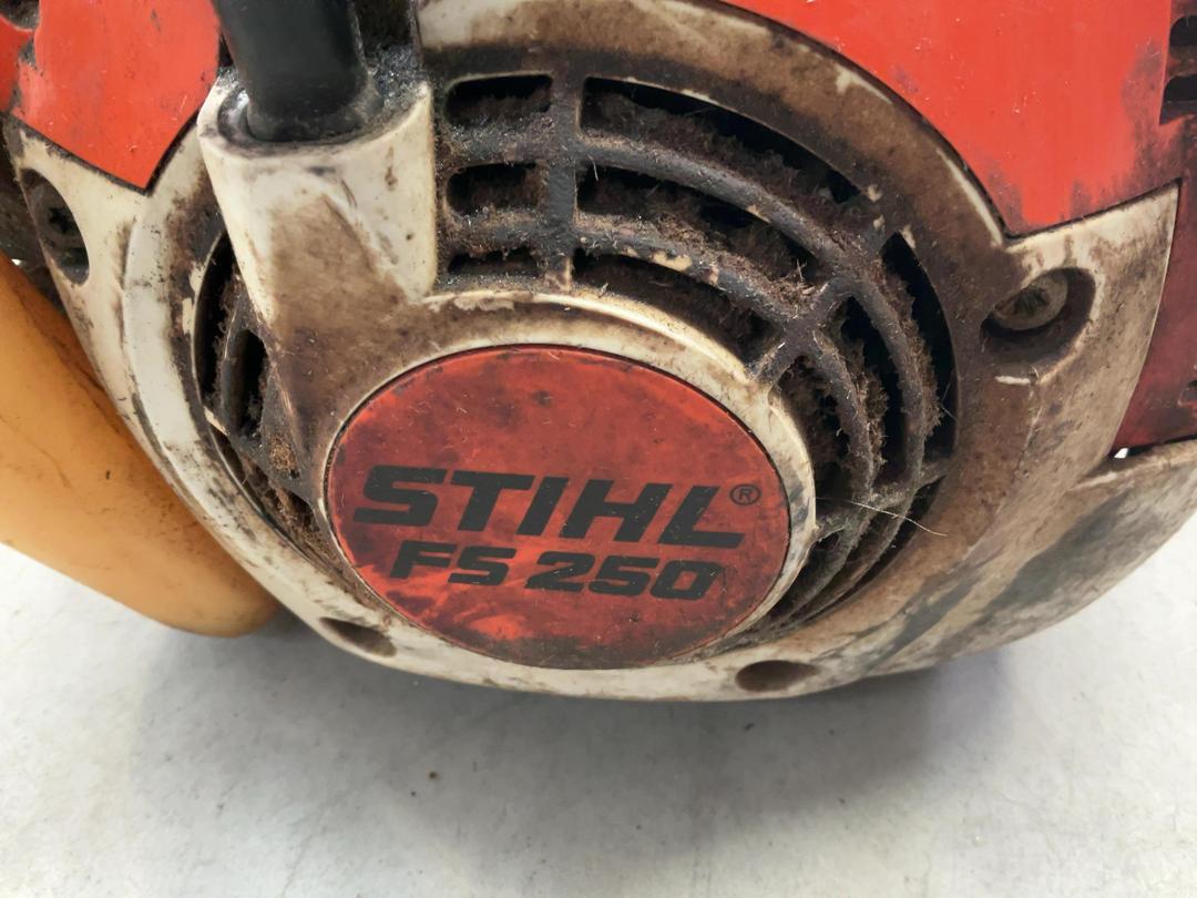 Photo '3' of Stihl FS 250 Brush Cutter