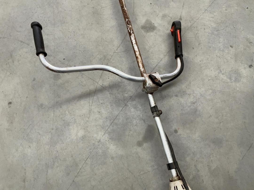 Photo '10' of Stihl FS 250 Brush Cutter