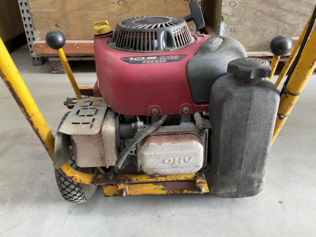 Photo '16' of Greenfield 28" Cut Petrol Powered Lawnmower Photo '16' of Greenfield 28" Cut Petrol Powered Lawnmower
