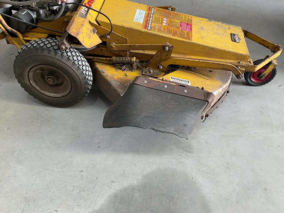 Photo '18' of Greenfield 28" Cut Petrol Powered Lawnmower Photo '18' of Greenfield 28" Cut Petrol Powered Lawnmower