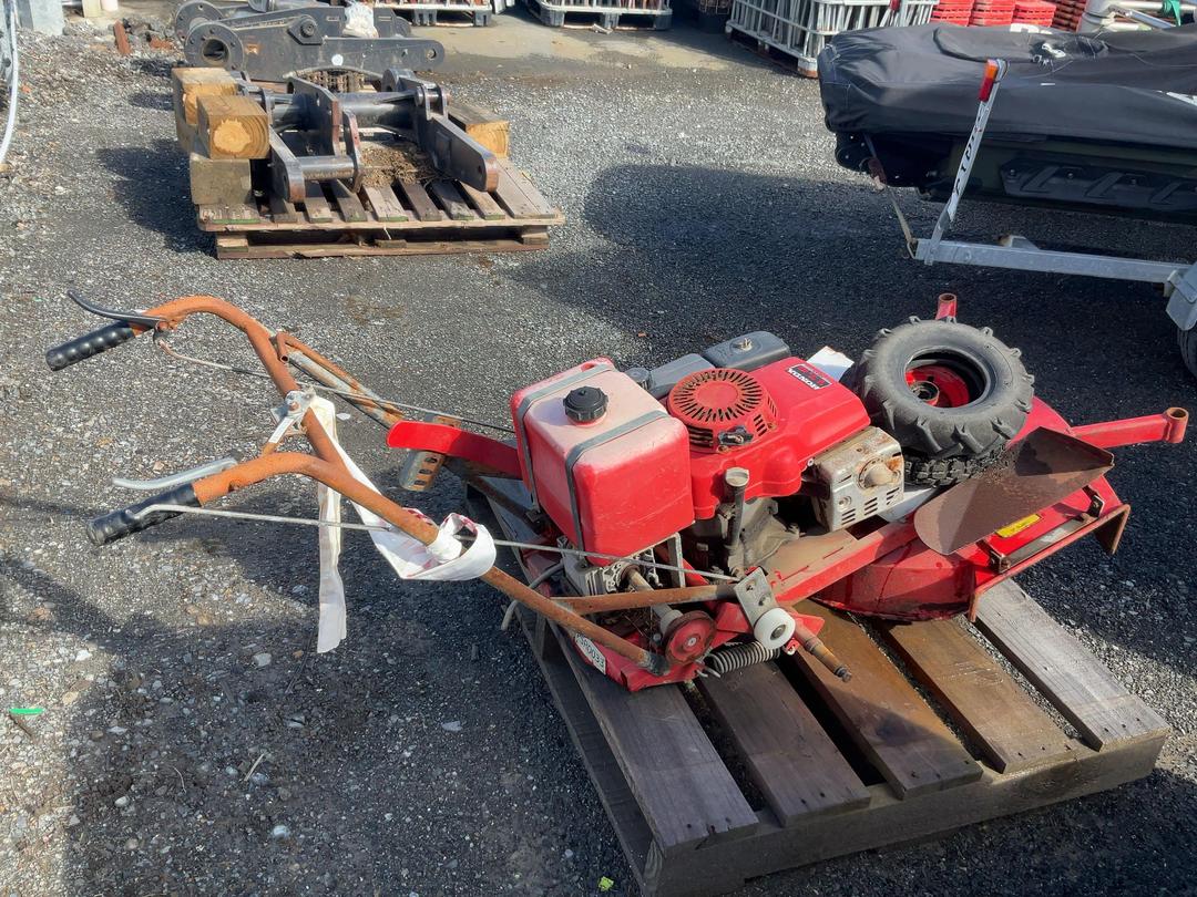 Photo '3' of Stevens MK II Lawnmower Photo '3' of Stevens MK II Lawnmower