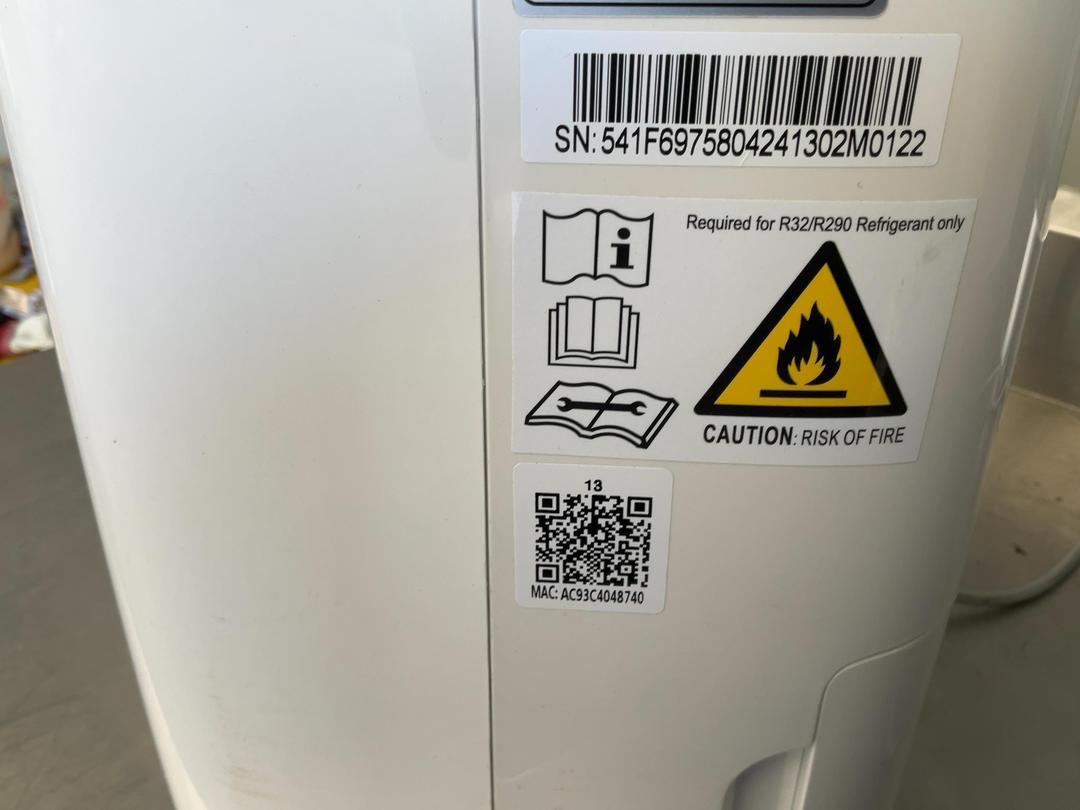Photo '4' of Midea Dehumidifier Photo '4' of Midea Dehumidifier