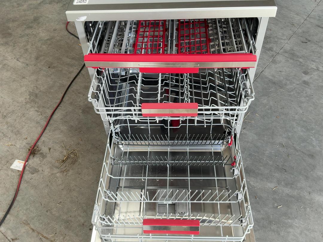 Photo '8' of Toshiba Dishwasher Photo '8' of Toshiba Dishwasher