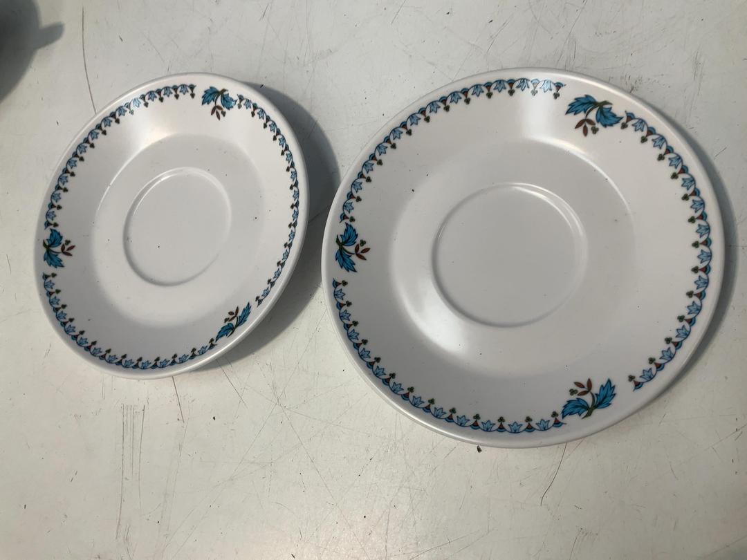 Photo '12' of China-Like Cups and Saucers