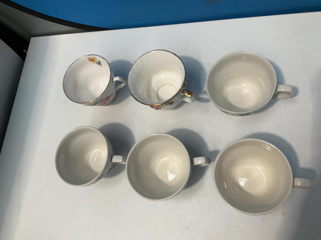Photo '22' of China-Like Cups and Saucers