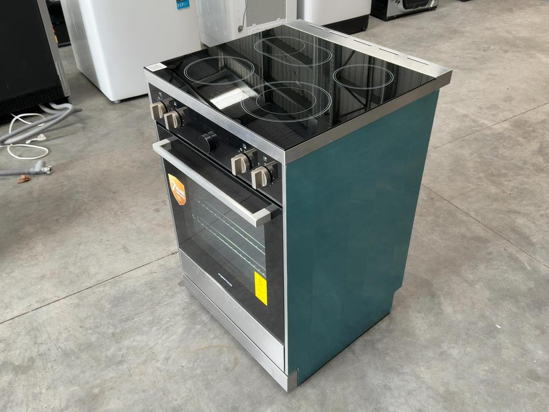 Photo '3' of Parmco Oven - Black Photo '3' of Parmco Oven - Black