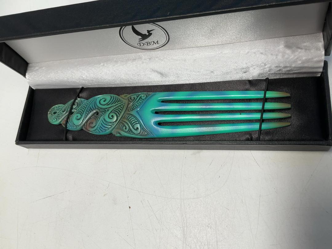 Photo '3' of Bone Heru / Maori Hair Comb - Blue Paua Coloured Photo '3' of Bone Heru / Maori Hair Comb - Blue Paua Coloured