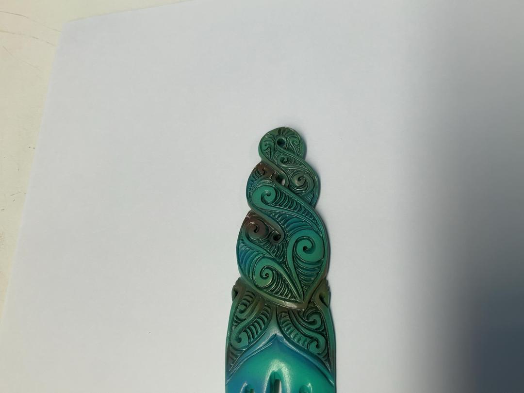 Photo '5' of Bone Heru / Maori Hair Comb - Blue Paua Coloured Photo '5' of Bone Heru / Maori Hair Comb - Blue Paua Coloured