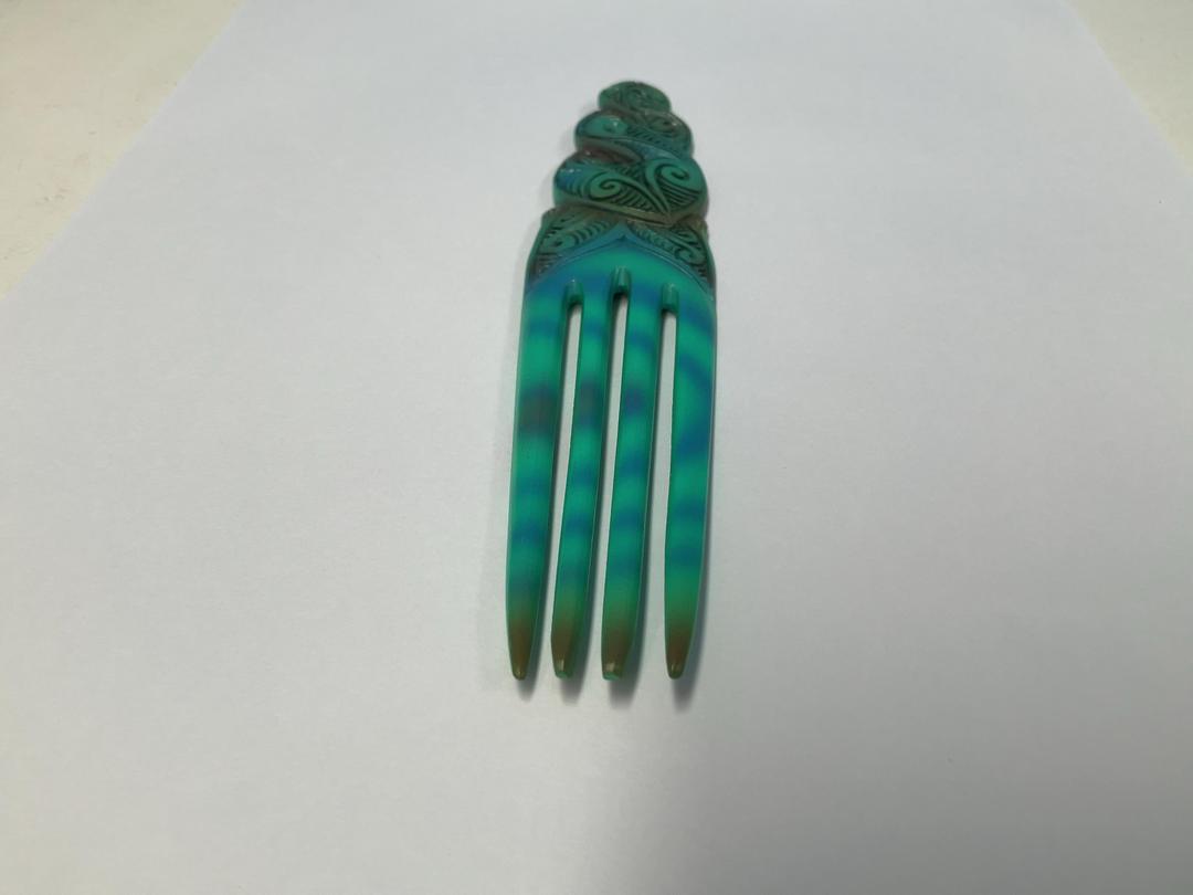Photo '7' of Bone Heru / Maori Hair Comb - Blue Paua Coloured Photo '7' of Bone Heru / Maori Hair Comb - Blue Paua Coloured