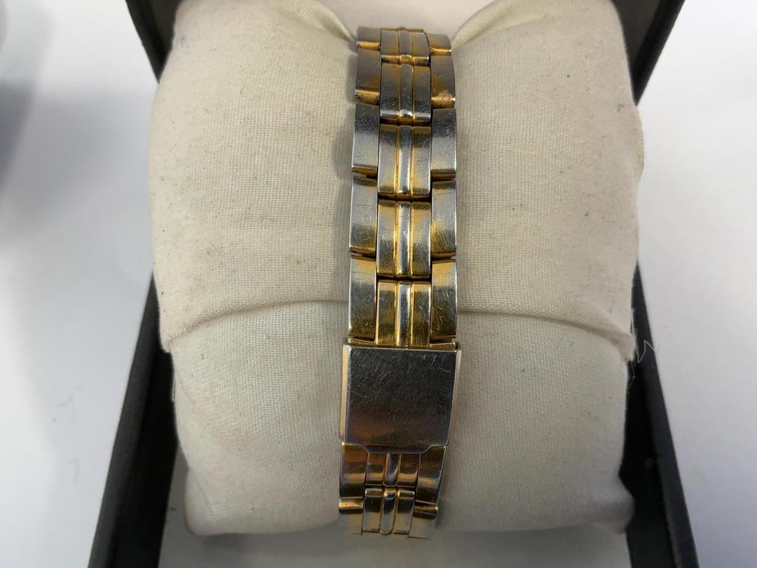 Photo '2' of Lorus Gold coloured watch