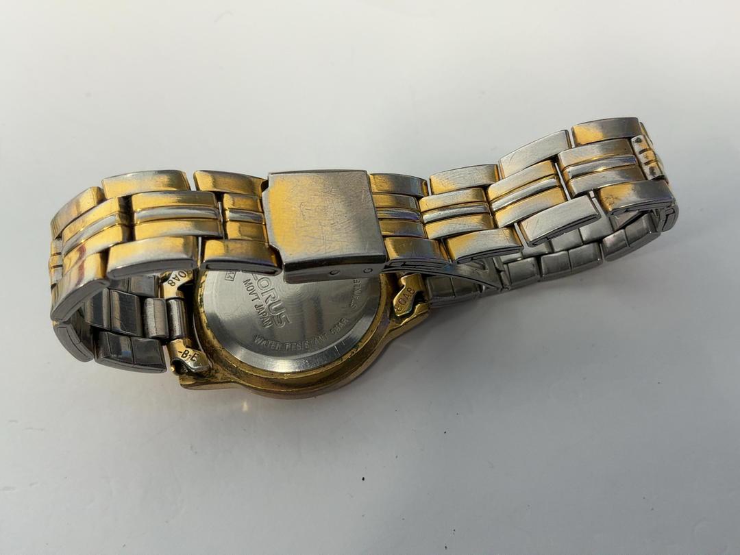 Photo '4' of Lorus Gold coloured watch