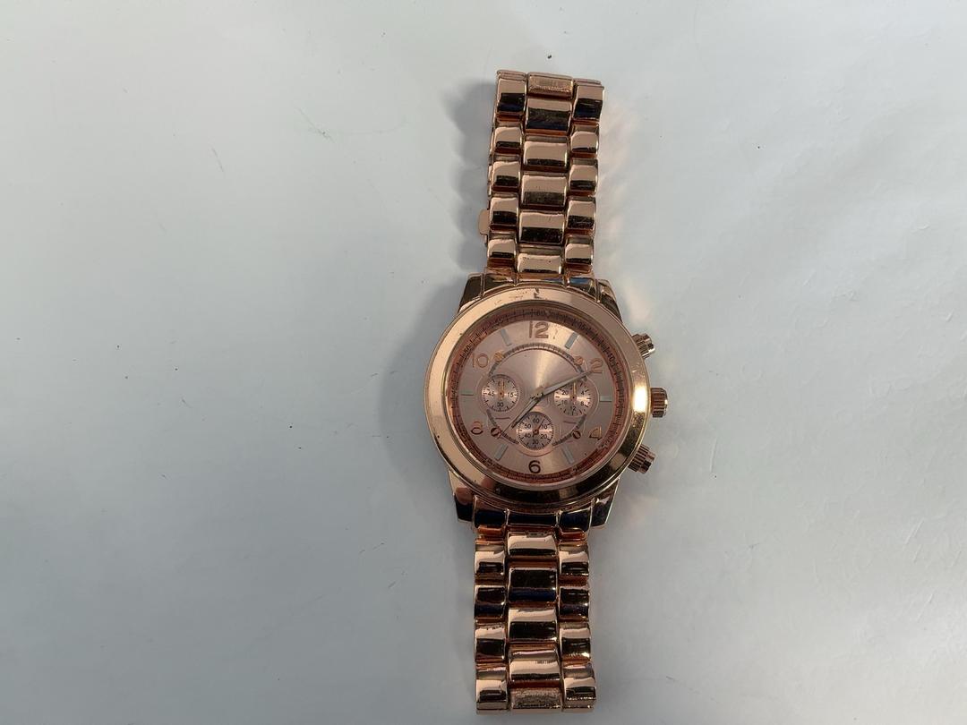 Photo '6' of Rose gold coloured watch
