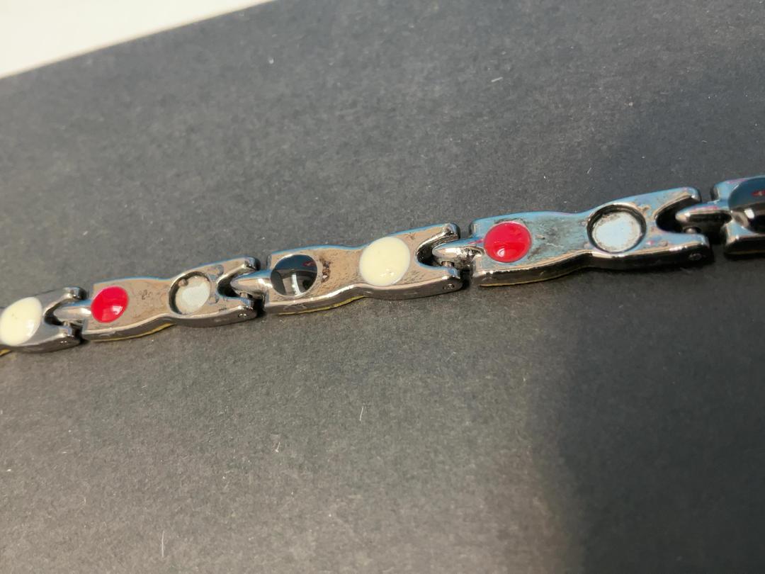 Photo '10' of Black/White/Red/Gold Coloured Bracelet Photo '10' of Black/White/Red/Gold Coloured Bracelet