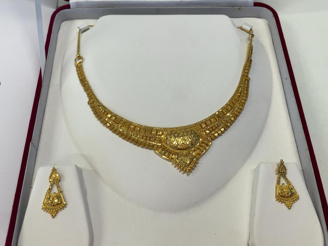 Photo '3' of 22 Carat Gold Necklace and Earring Set 24.19g