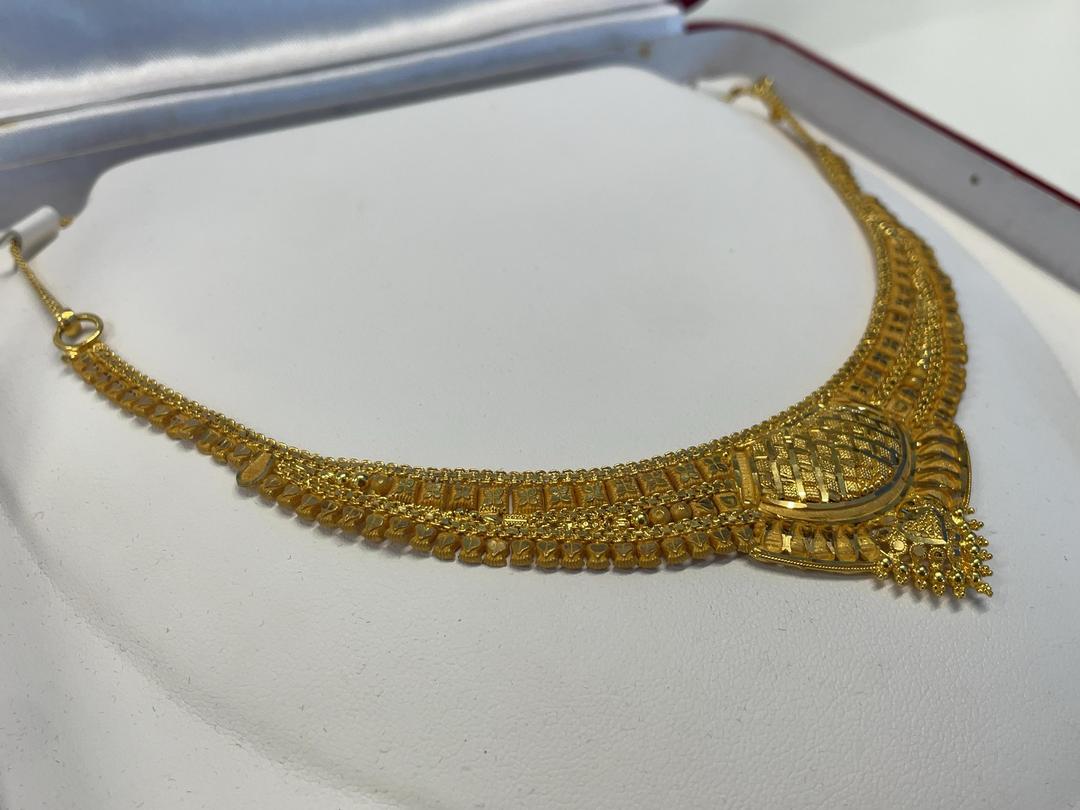 Photo '4' of 22 Carat Gold Necklace and Earring Set 24.19g