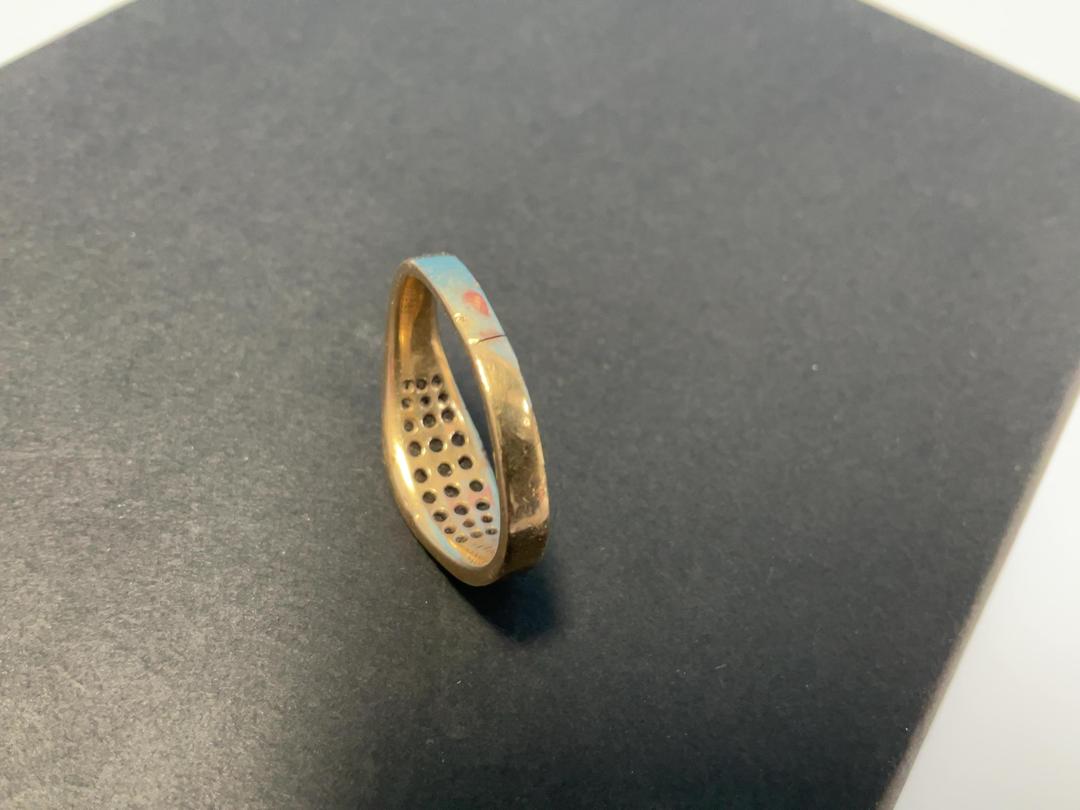 Photo '6' of 18CT Gold Ring with w/ Diamonds
