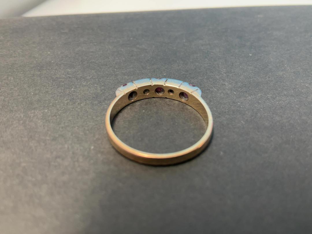 Photo '8' of 9CT Gold Ring w/ Red and Diamond Stones - 375 PALL