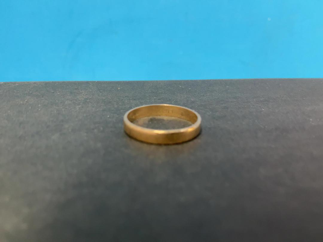 Photo '5' of 9CT Gold Wedding Band Photo '5' of 9CT Gold Wedding Band