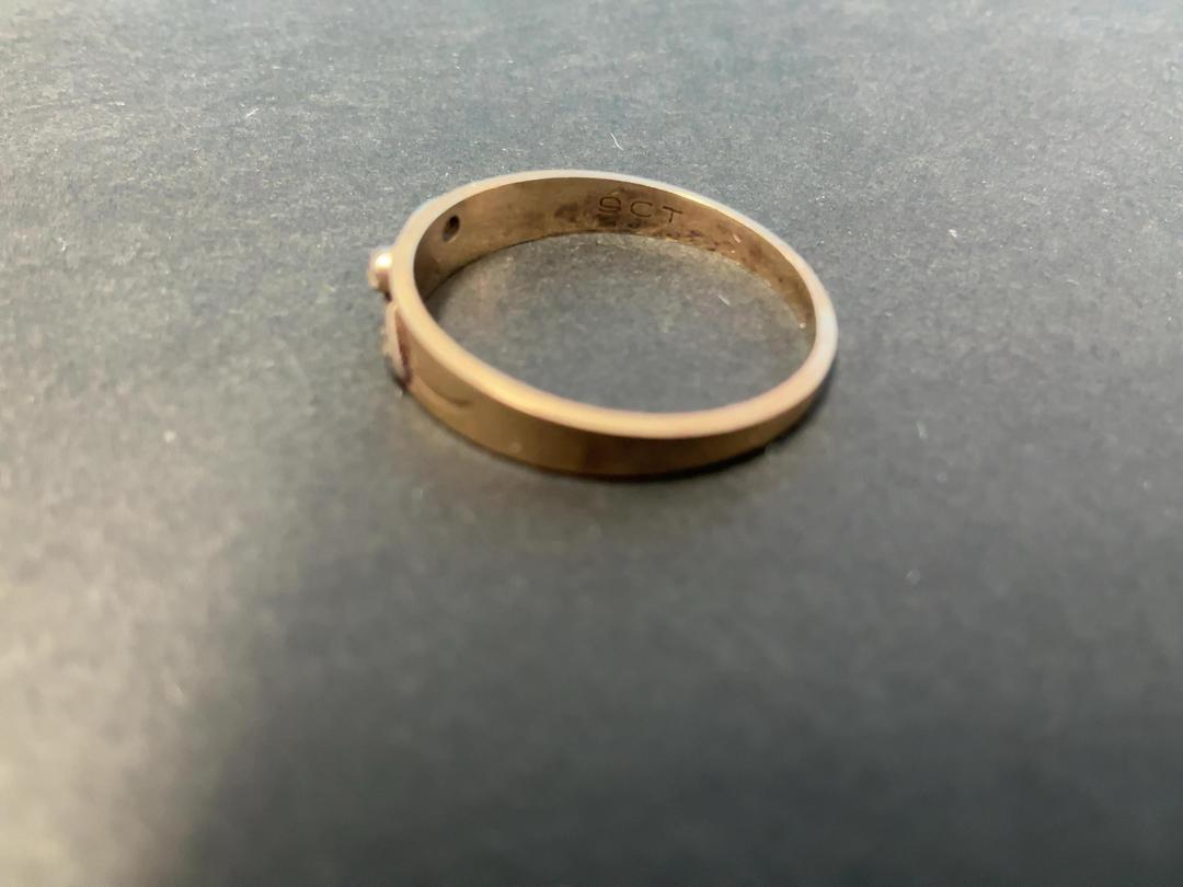 Photo '2' of 9CT Gold Ring with w/ Diamonds