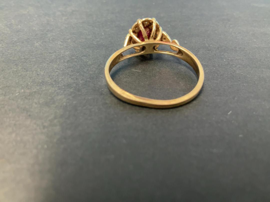 Photo '9' of 10CT Gold Ring w/ Red Stone - CR MHJ 417