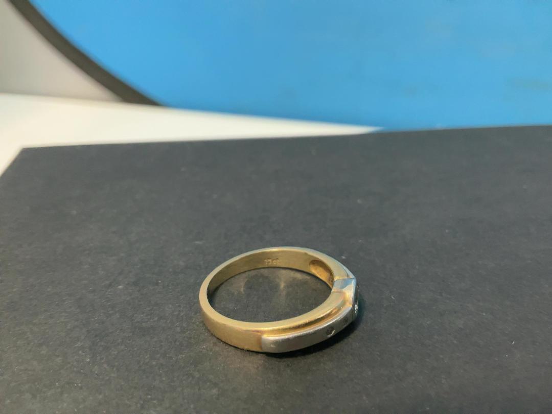 Photo '2' of 18CT Gold Ring with w/ Diamonds