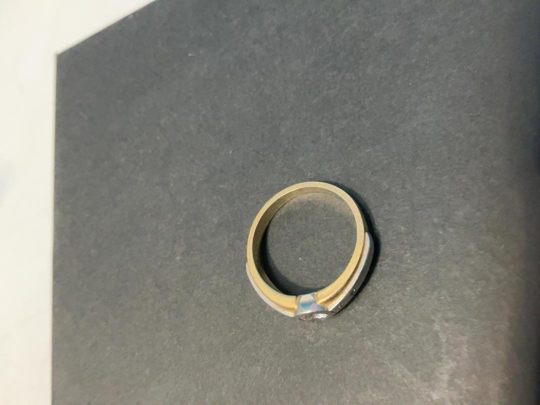 Photo '8' of 18CT Gold Ring with w/ Diamonds